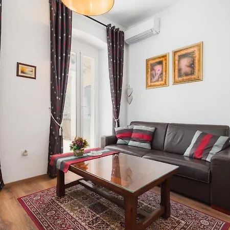 Apartment Nina *